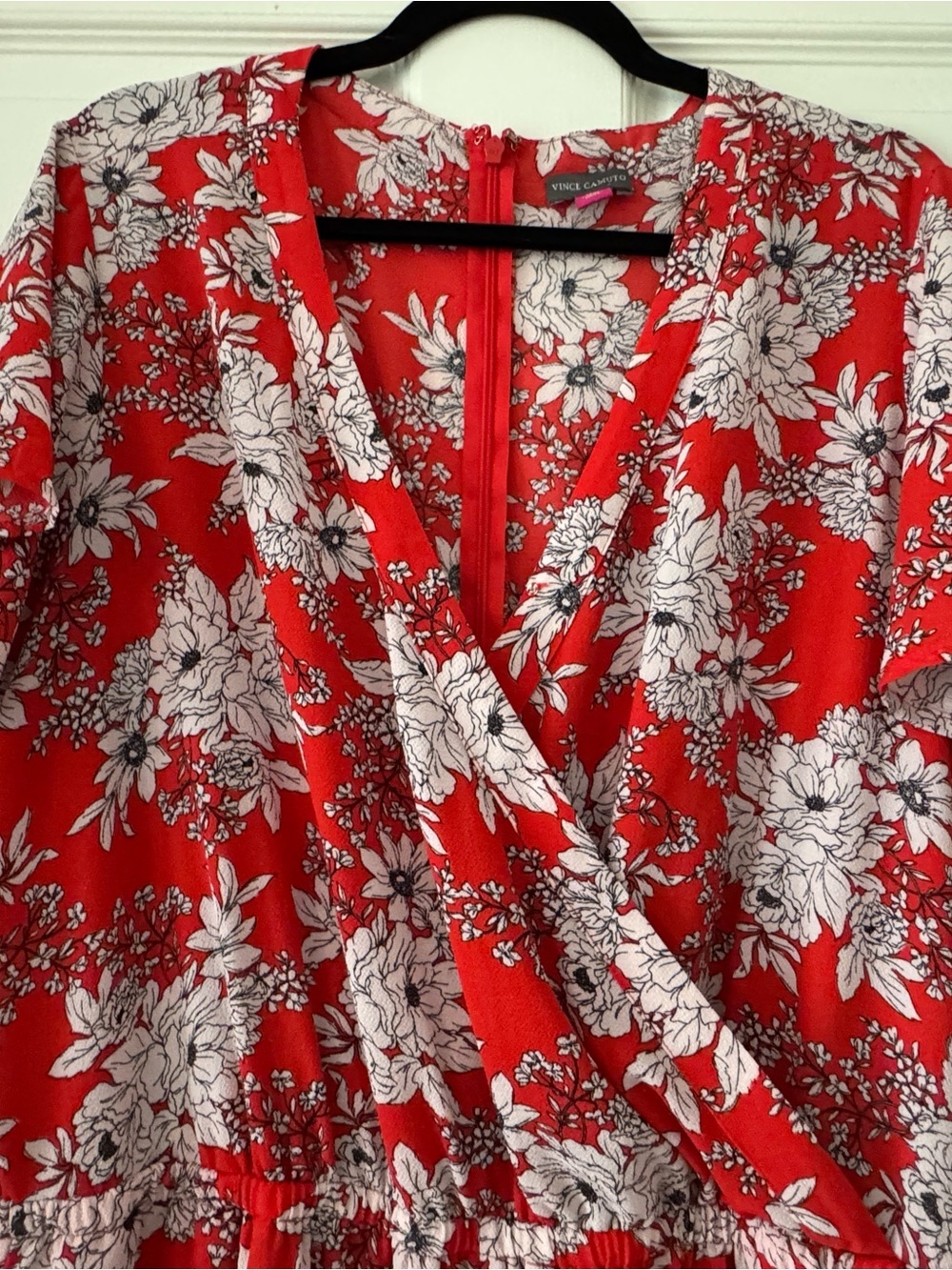 Vince Camuto V-neck Flutter Sleeve Jumpsuit in Red and White Floral - Picture 2 of 5
